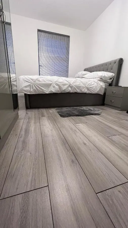 Lovely And Comfortable Home Stay In London