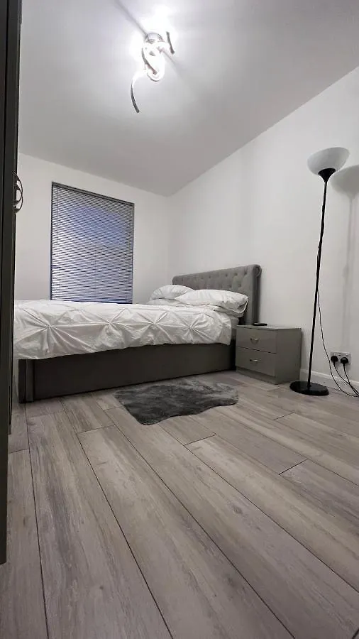 Lovely And Comfortable Home Stay In London